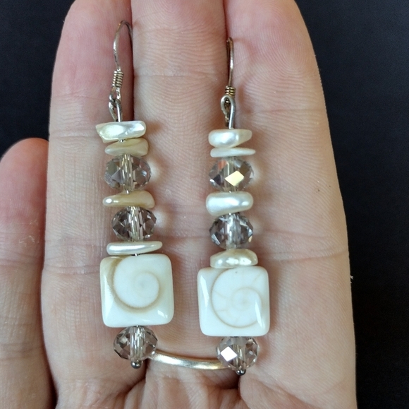 Shell Mother Of Pearl Smokey Quartz Earrings - Picture 8 of 8